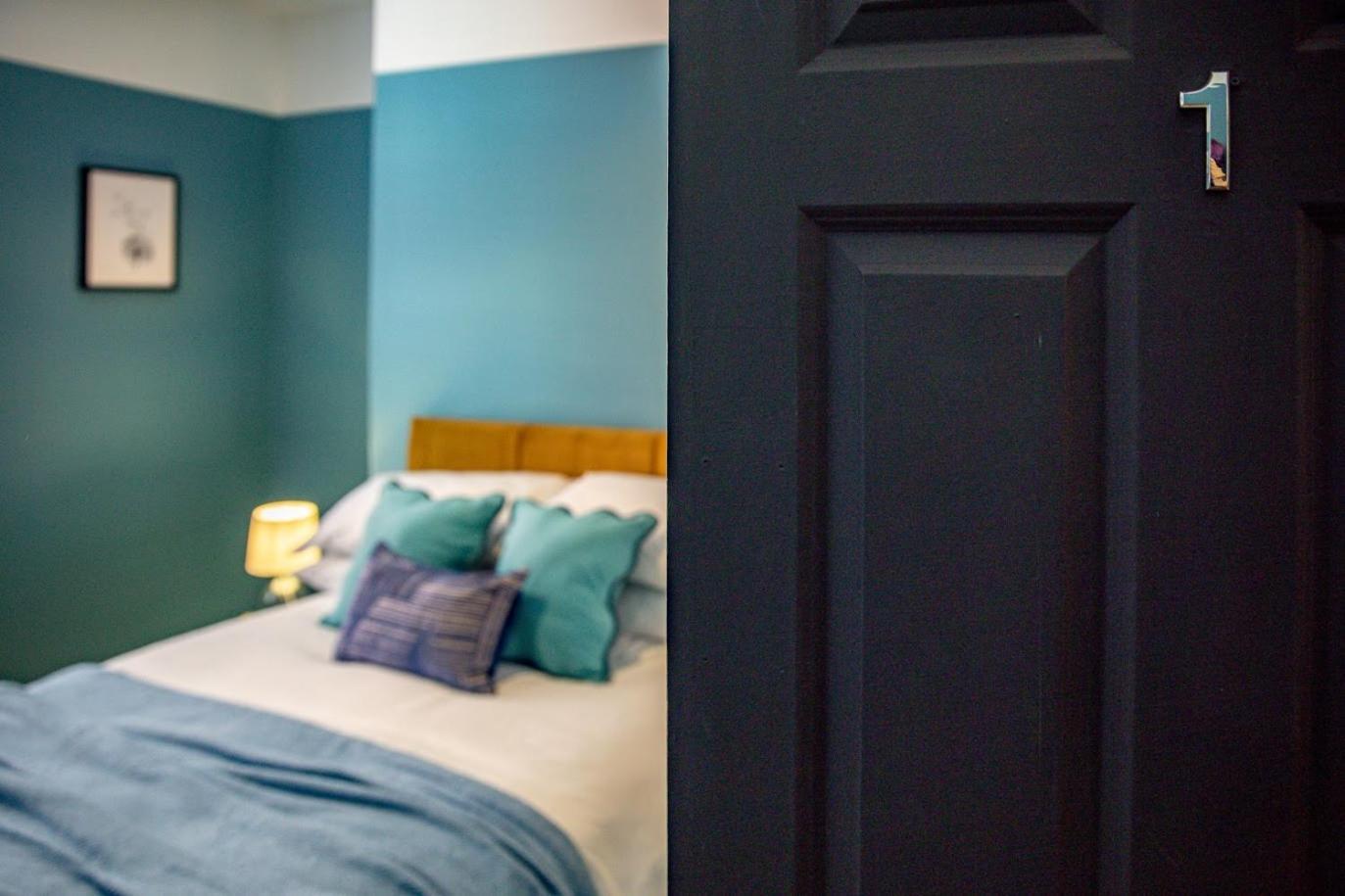 Guest house The Rockfield By Serene Stylish 6br Near Anfield With Bar Parking Virgin Media And Fast Wifi Liverpool