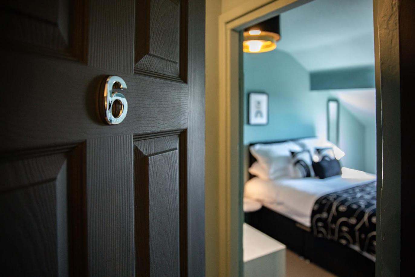 Guest house The Rockfield By Serene Stylish 6br Near Anfield With Bar Parking Virgin Media And Fast Wifi *