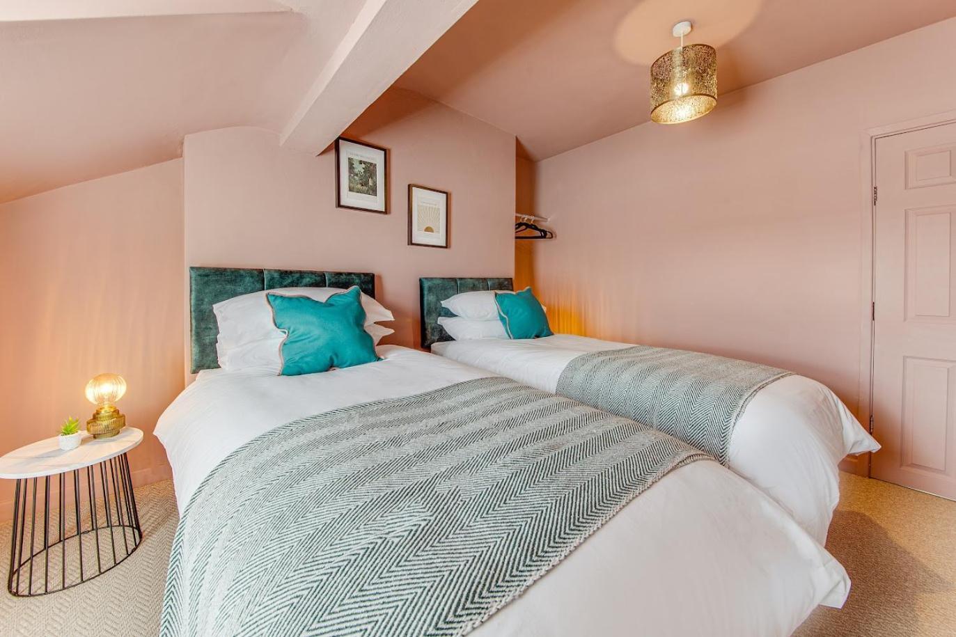 The Rockfield By Serene Stylish 6br Near Anfield With Bar Parking Virgin Media And Fast Wifi Liverpool
