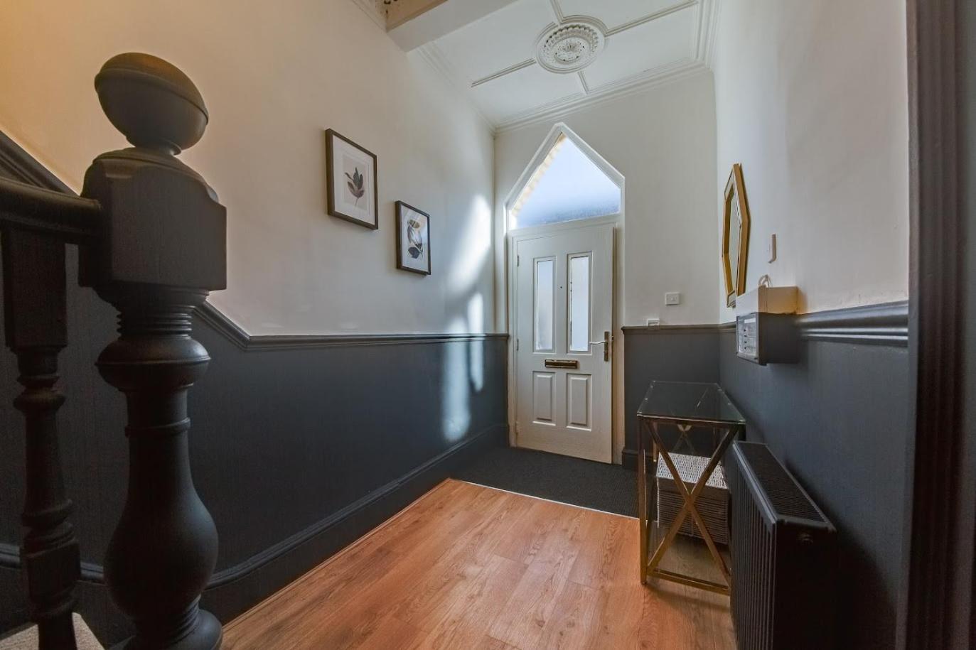 Guest house The Rockfield By Serene Stylish 6br Near Anfield With Bar Parking Virgin Media And Fast Wifi