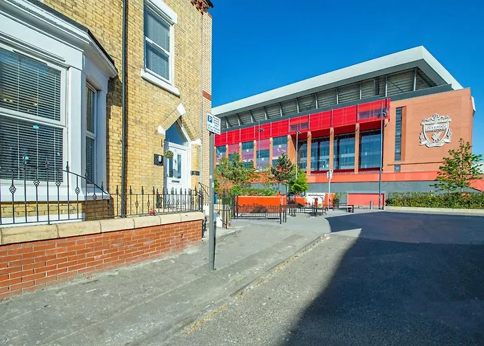 The Rockfield By Serene Stays Stylish 6Br Near Anfield With Bar Parking Virgin Media And Fast Wifi