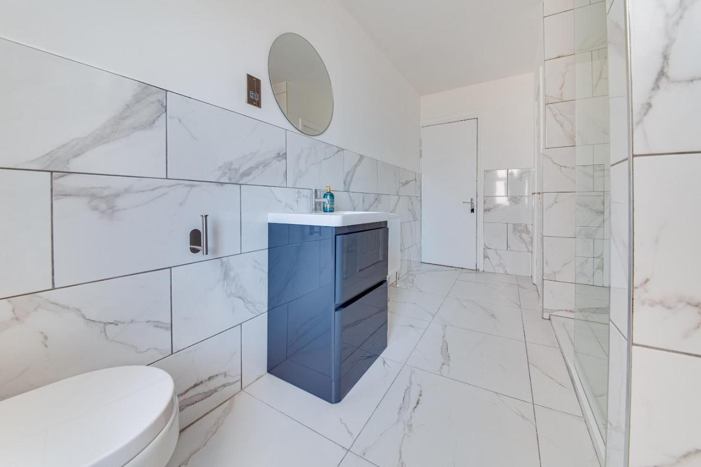 Gasthuis The Rockfield By Serene Stylish 6br Near Anfield With Bar Parking Virgin Media And Fast Wifi