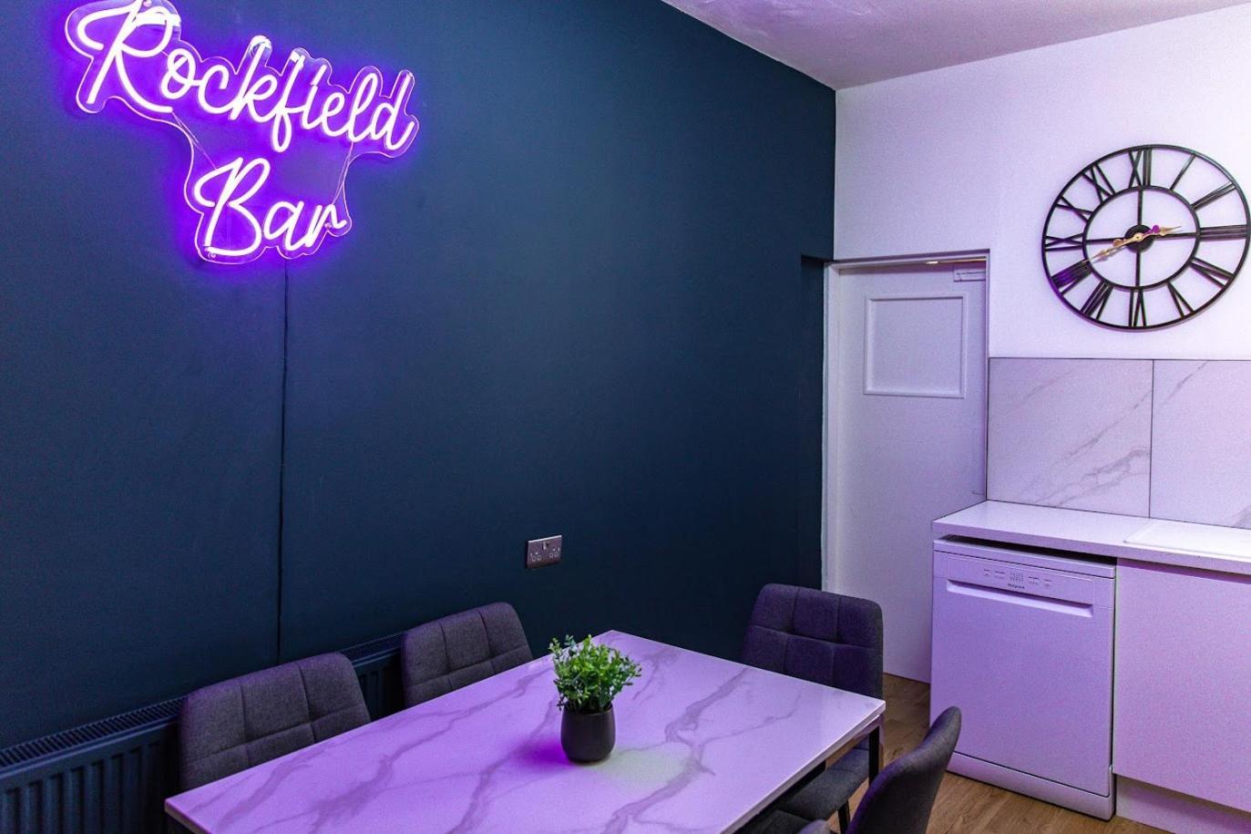 The Rockfield By Serene Stylish 6br Near Anfield With Bar Parking Virgin Media And Fast Wifi Gasthuis Liverpool