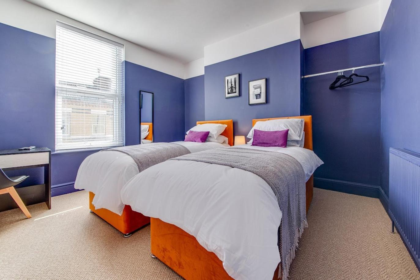 The Rockfield By Serene Stylish 6br Near Anfield With Bar Parking Virgin Media And Fast Wifi *