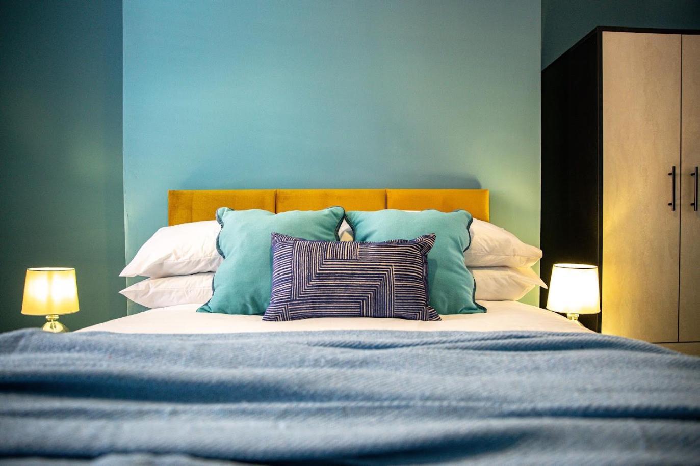 The Rockfield By Serene Stylish 6br Near Anfield With Bar Parking Virgin Media And Fast Wifi * Liverpool