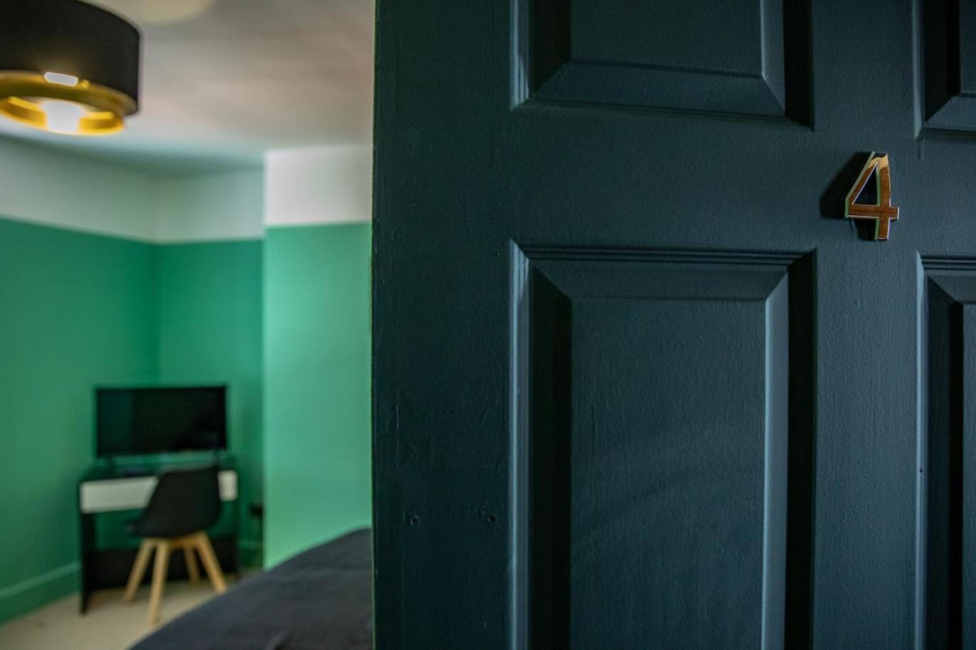 The Rockfield By Serene Stylish 6br Near Anfield With Bar Parking Virgin Media And Fast Wifi Gasthuis *