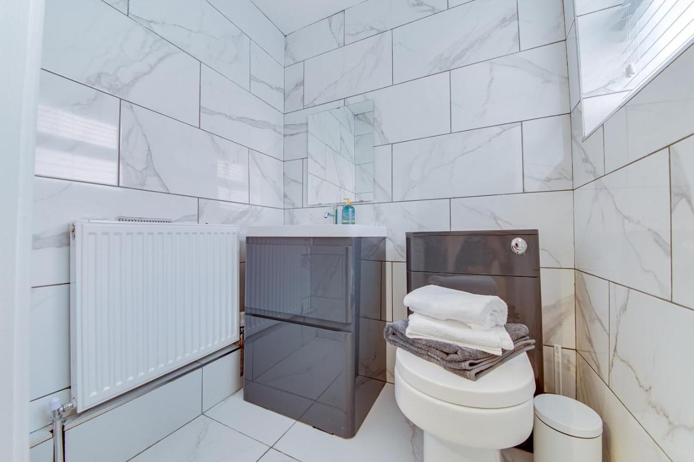 Gasthuis The Rockfield By Serene Stylish 6br Near Anfield With Bar Parking Virgin Media And Fast Wifi Liverpool