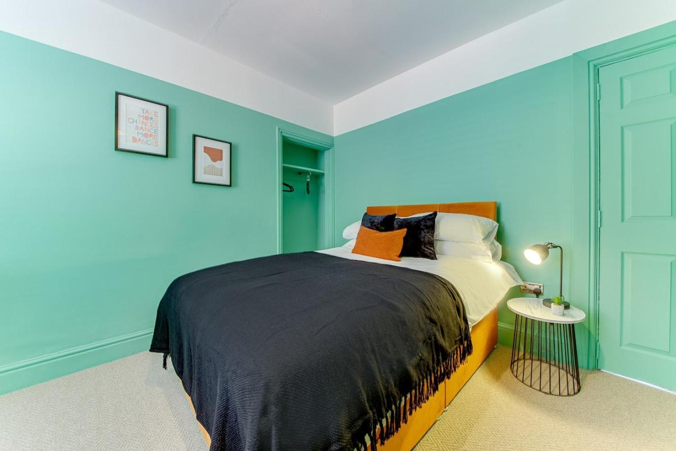 The Rockfield By Serene Stylish 6br Near Anfield With Bar Parking Virgin Media And Fast Wifi *