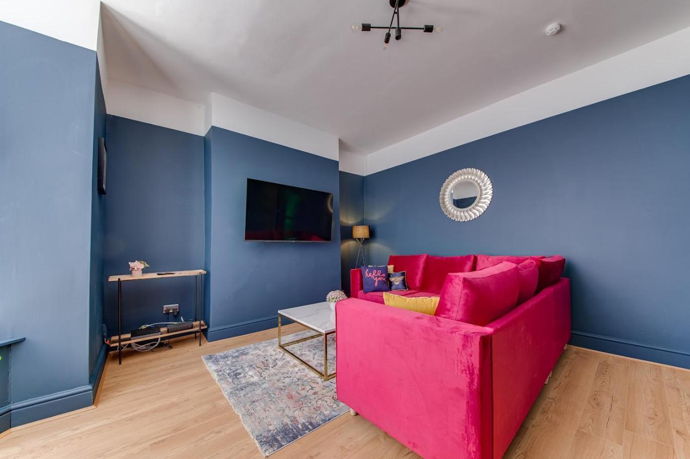 The Rockfield By Serene Stylish 6br Near Anfield With Bar Parking Virgin Media And Fast Wifi